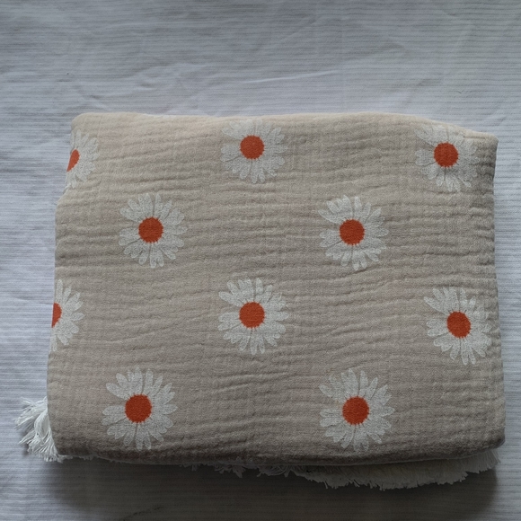 Baby Swaddle- Sun Flower - Picture 2 of 5